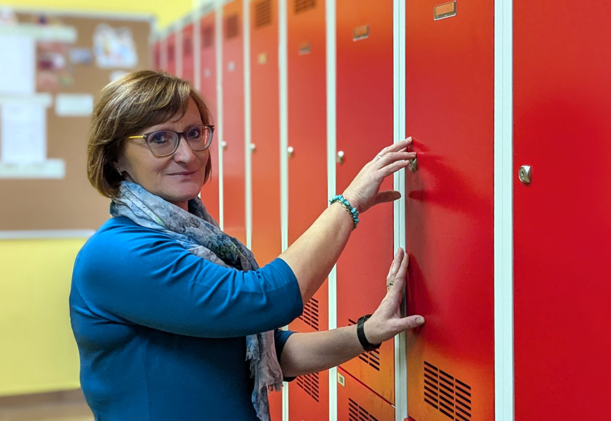 Ředitelka školy, Mgr. Lenka Hladíková zrušila zastaralý klecový systém šaten