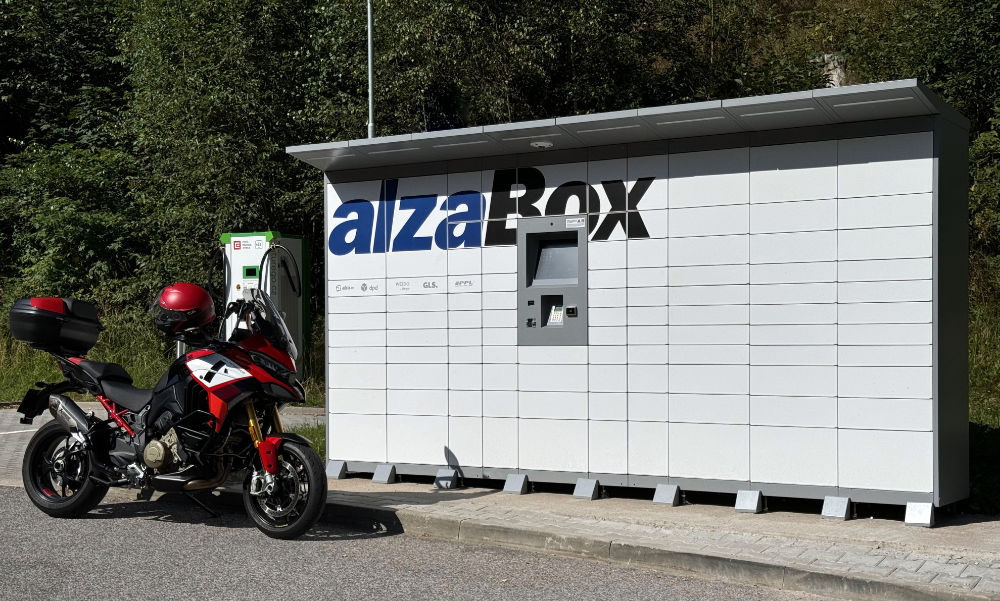 Smart box AlzaBOX vyráběný firmou Alfa 3